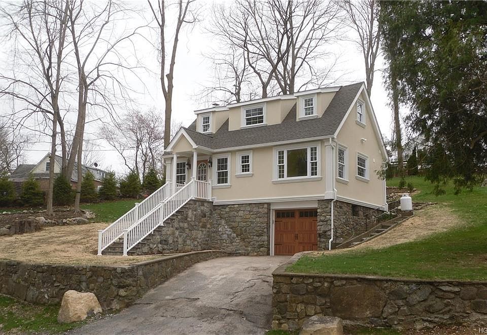 1st image of 556 Lake Shore Dr