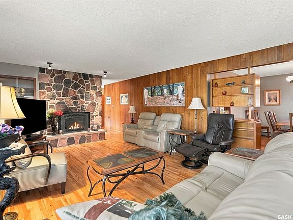 5th image of 4002 Elphinstone Street