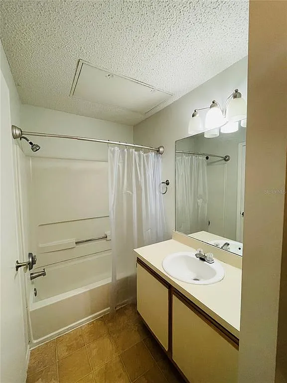 1 bed, 1.0 bath, 648 sqft, $1,050 — Photo 4