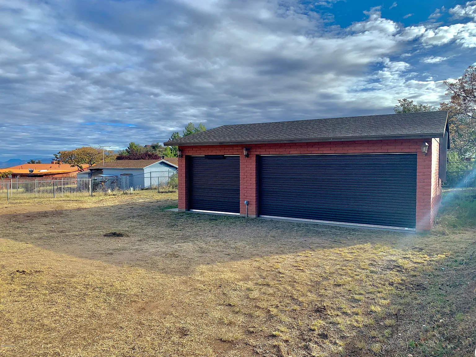 3 bed, 2.0 bath, 1107 sqft, $1,850 — Photo 3