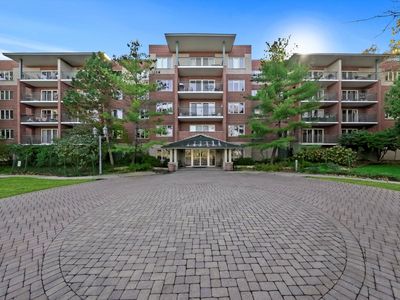 3900 W Bryn Mawr Ave APT 301, Chicago, IL, 60659
