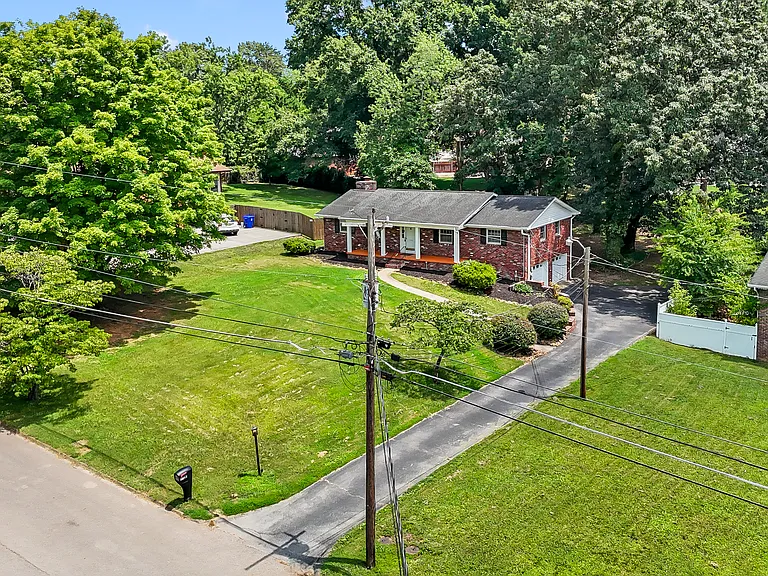 7720 Devonshire Dr — Photo 33