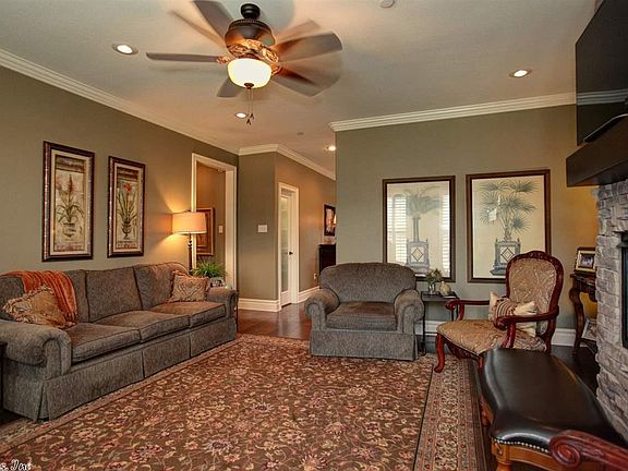 3rd image of 1135 Turnberry Dr