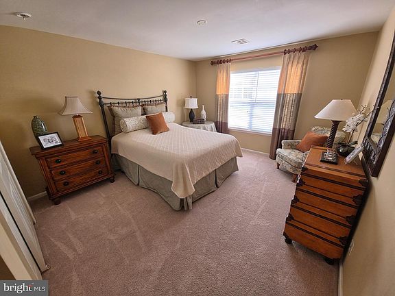 5th image of 47 Darby Ln