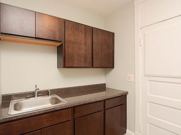 3rd image of 7014 N Paulina St #2