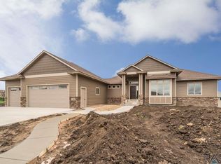 2208 W Bitterroot St, Sioux Falls, SD 57108