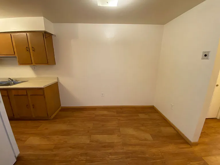 124 Harvard Dr SE — Photo 17