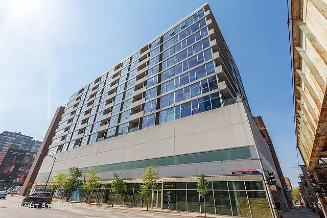 630 N Franklin St #504 — Photo 13