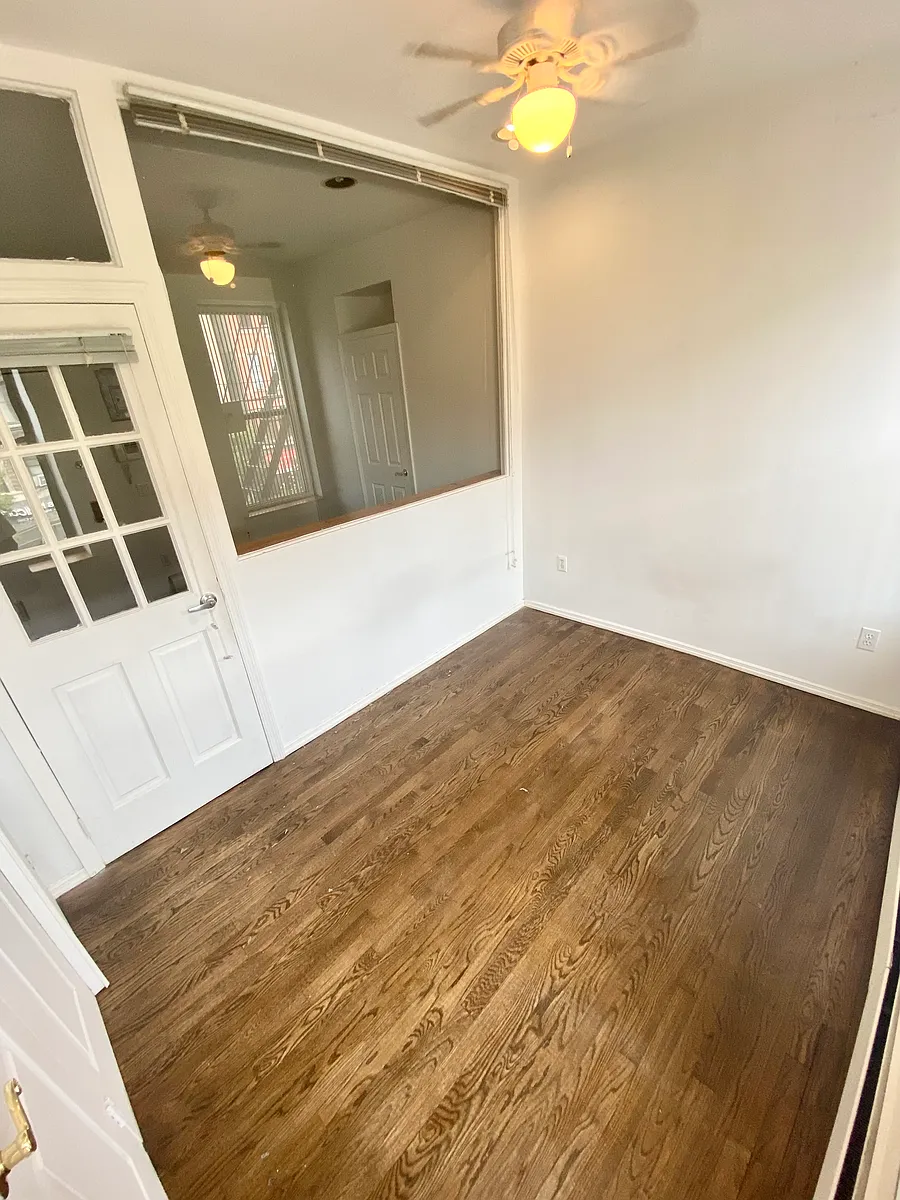 Building Photo - 82 W 105th St #2H