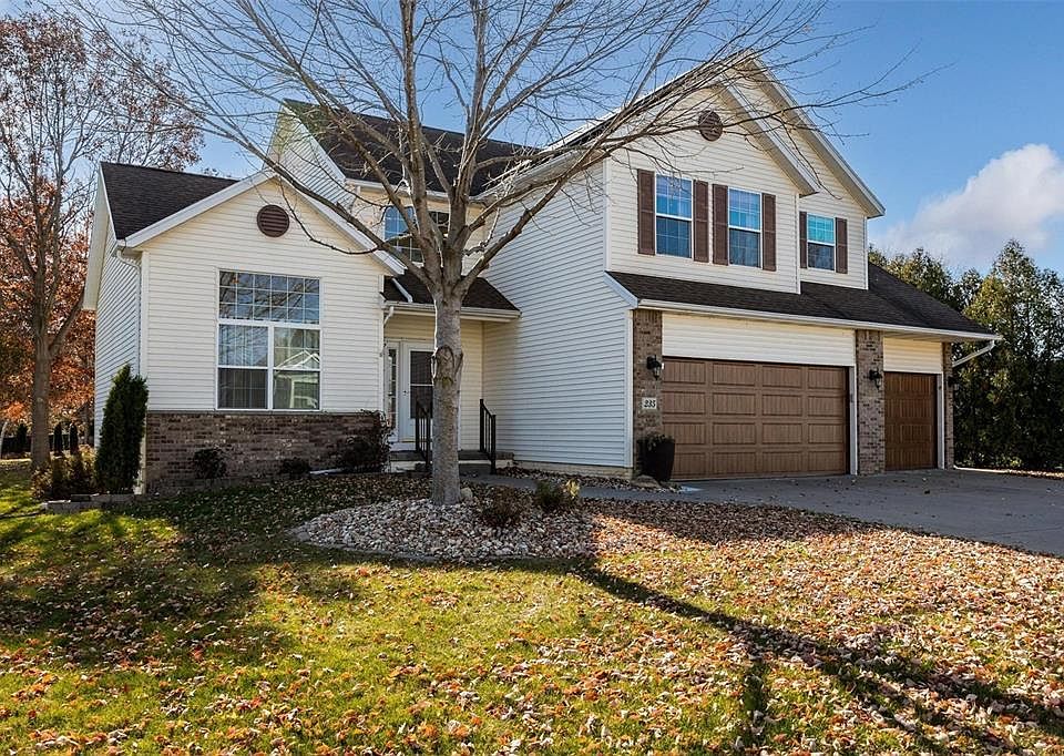 1st image of 235 Revere Ct NE