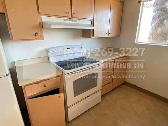3rd image of 2009 Ascot Dr APT 2