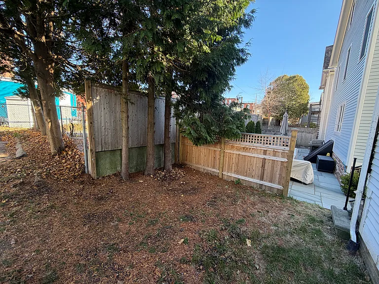 33 Starr St — Photo 14