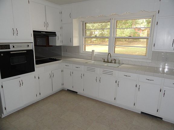 2nd image of 2310 Cypress Dr