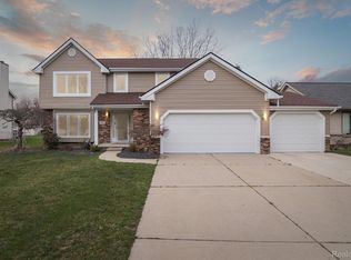 925 Donnalee Dr, Monroe, MI 48162