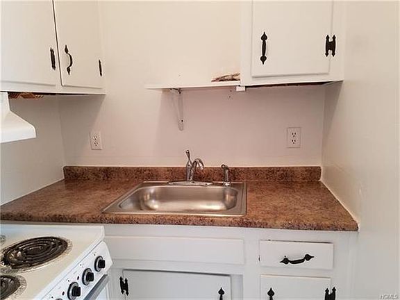 5th image of 226 Valley Pl