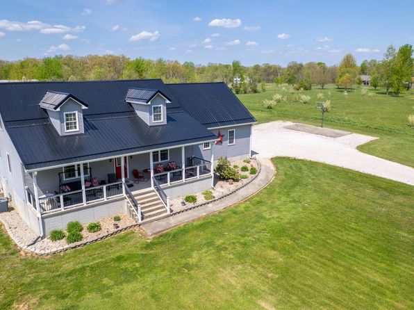 895 Thompson Ln, Mitchell, IN 47446