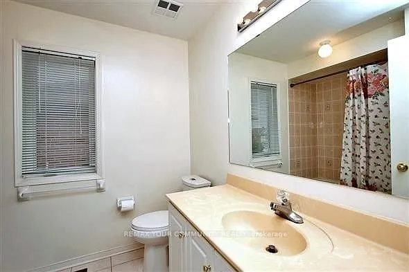 33 Golden Oak Ave — Photo 17