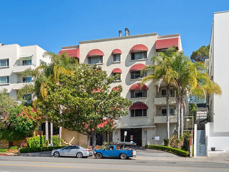 10645 Wilshire Blvd #101 — Photo 35