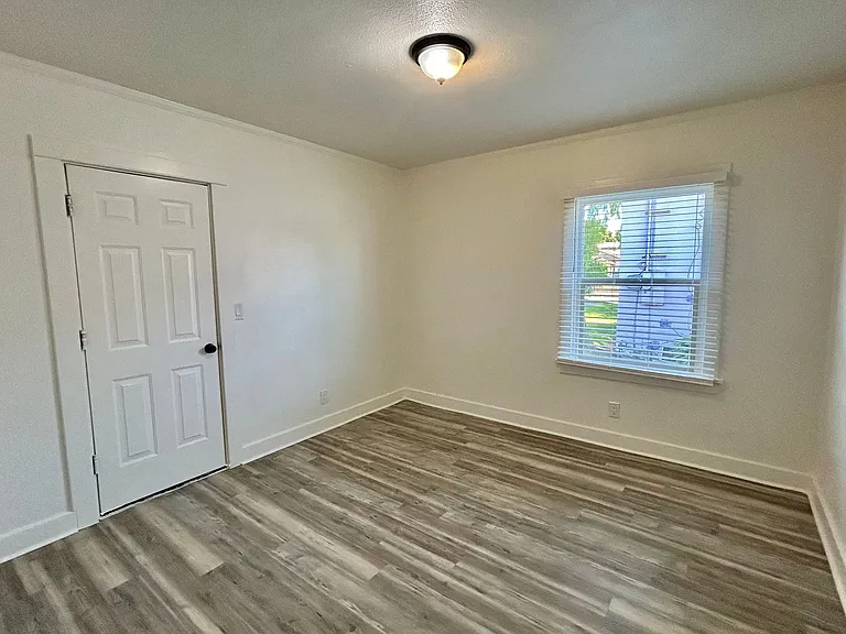 304 308 N Miller 401 #407 — Photo 13