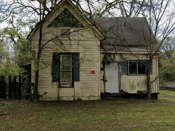 910 W South St, Palestine, TX 75801