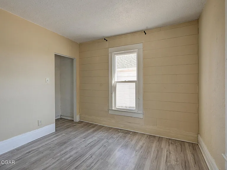 1417 W A St — Photo 9