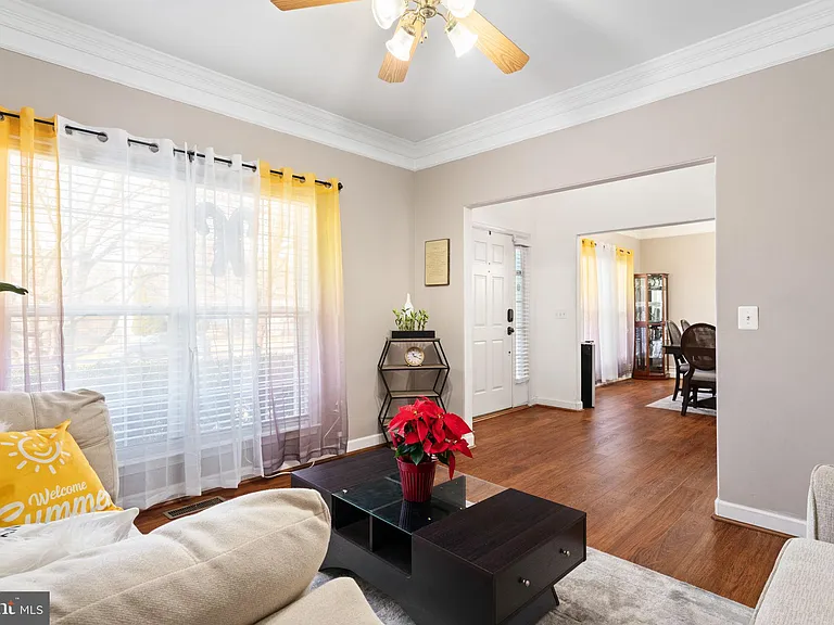 523 Windermere Dr — Photo 13