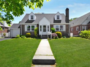 40 Law St, Valley Stream, NY 11580