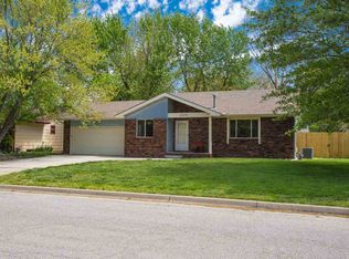 2514 S White Cliff Ln, Wichita, KS 67210