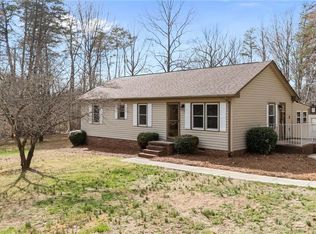 8826 Colgate Rd, Stokesdale, NC 27357