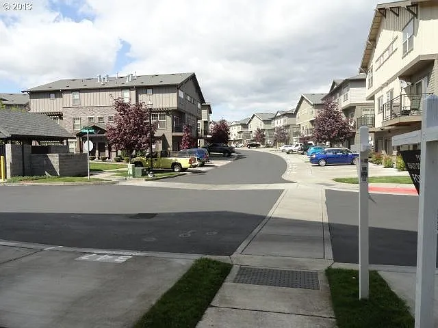 Building Photo - 8910 NE Brentford Way