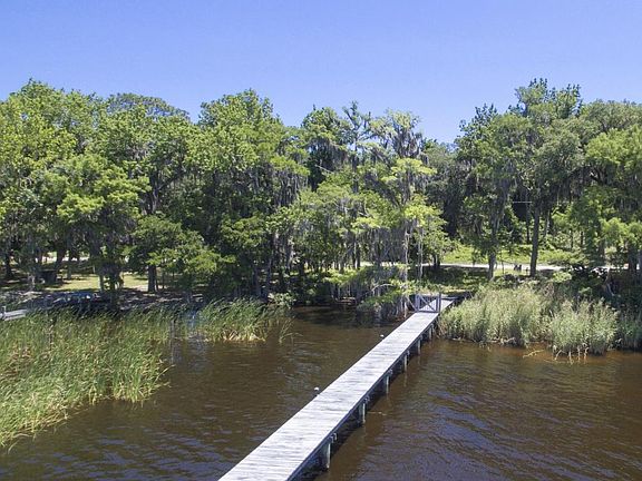 Located on St Johns River