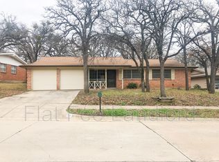 33 Somerset Ter, Bedford, TX 76022