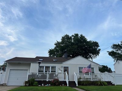 440 N Monroe Avenue, Lindenhurst, NY, 11757