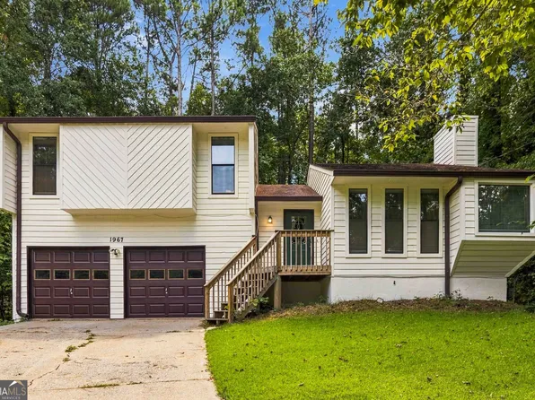 1967 Kelvin Dr, Lawrenceville, GA 30043
