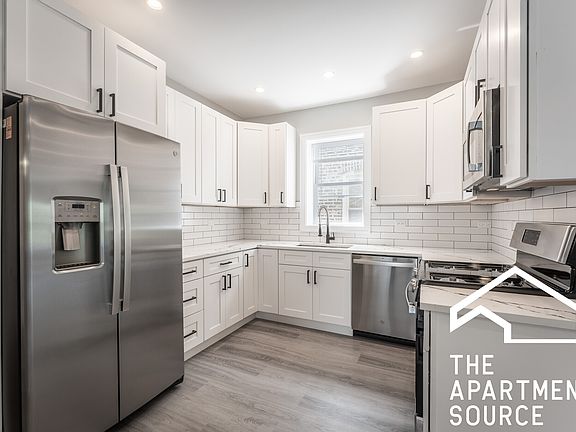 2nd image of 4319 N Francisco Ave #1