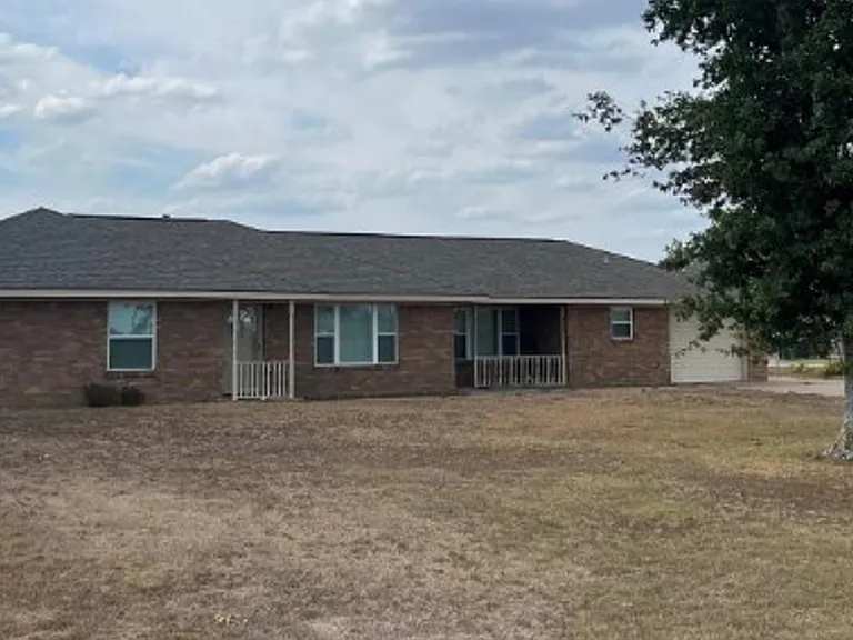 566 Schmidt Rd — Photo 2