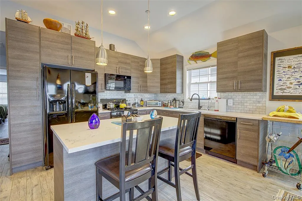 2 bed, $3,000 — Photo 3