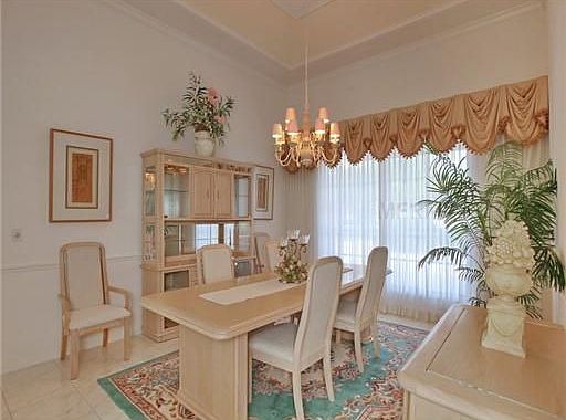 4th image of 482 Sherbrooke Ct