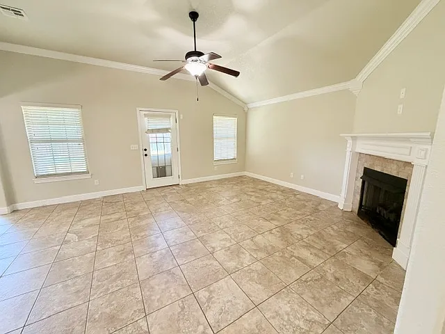 4 bed, 1870 sqft, $2,000 — Photo 4