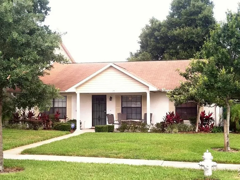 1137 Indiana Ave — Photo 1