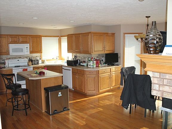 4th image of 4309 N 134th St