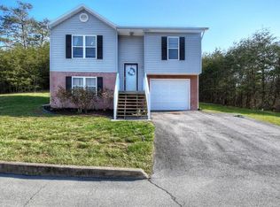 305 Copper Hill Ln, Johnson City, TN 37601
