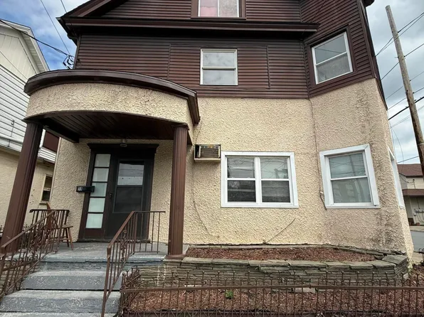 59 7th Ave, Carbondale, PA 18407