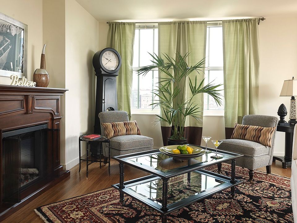 Luxurious Living At The Top Of The City