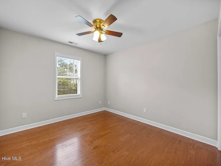 421 Ridgeway Dr — Photo 13