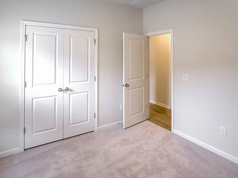 611 Watercliff Dr — Photo 11