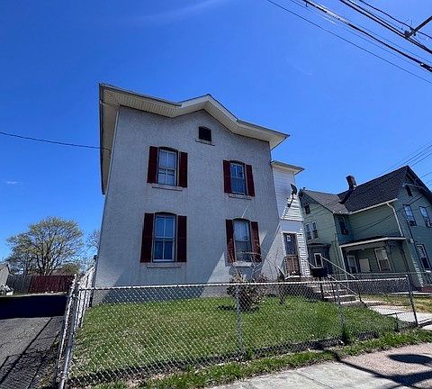 3rd image of 39 Noble Street