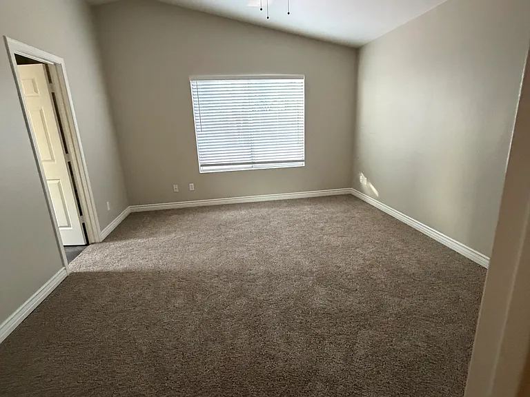 3528 W Fallen Leaf Ln — Photo 13