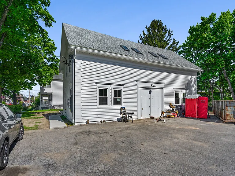 521 Warren St #4 — Photo 2