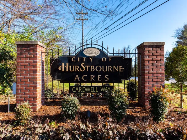 18 Cardwell Way, Hurstbourne Acres, KY 40220